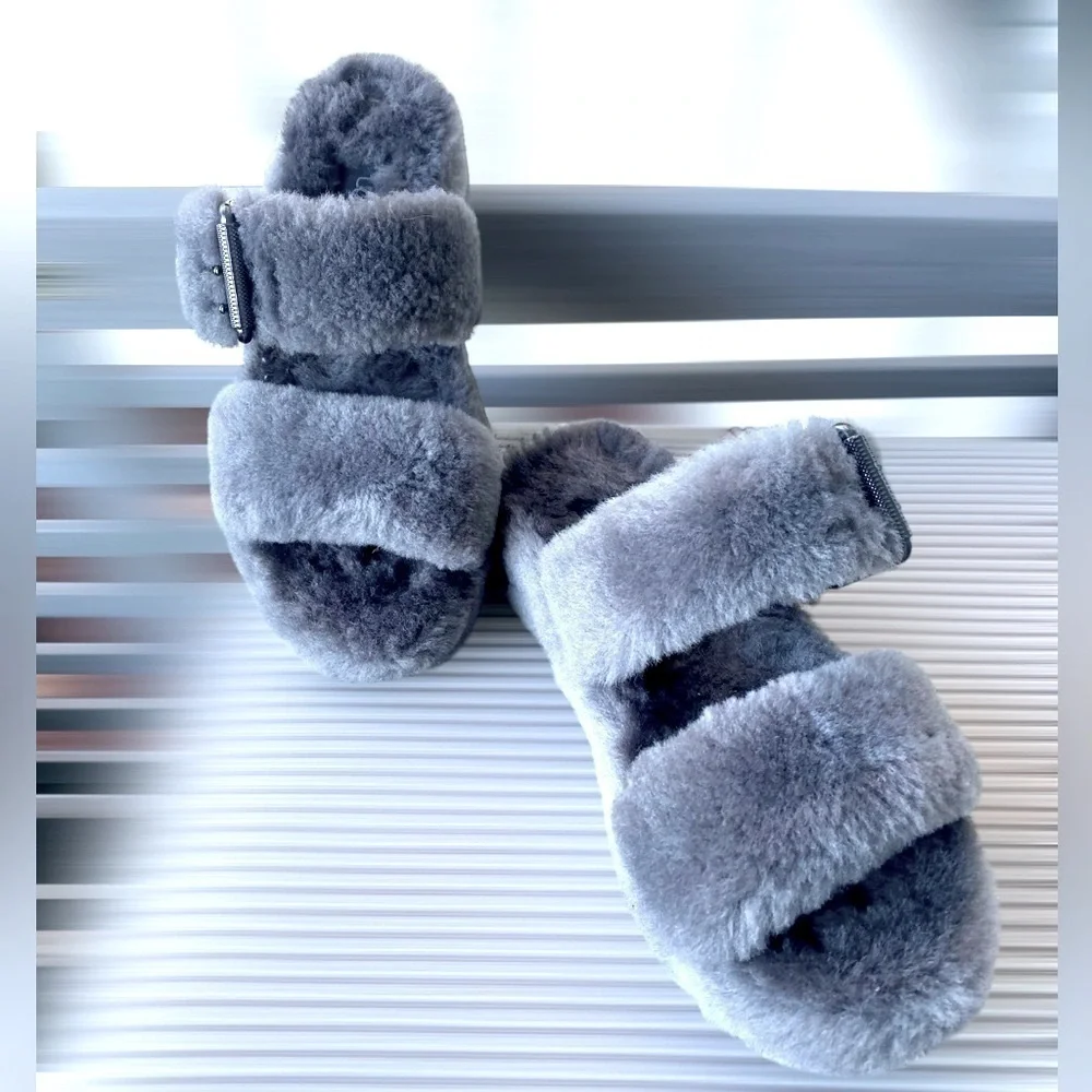 UGG PLATFORM FUZZ 2 Strap SLIPPERS GREY Size 5 Height 2” Minimalist Light Goth
